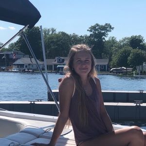 Meet your Posher, Caroline